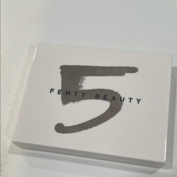Fenty Beauty Snap Shadows Eyeshadow Palette - Warm Neutrals - Picture 4 of 5